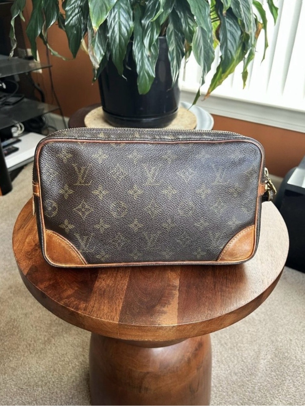 Louis Vuitton Monogram Marley Dragonne GM Wristlet/Clutch Bag - Picture 4 of 14